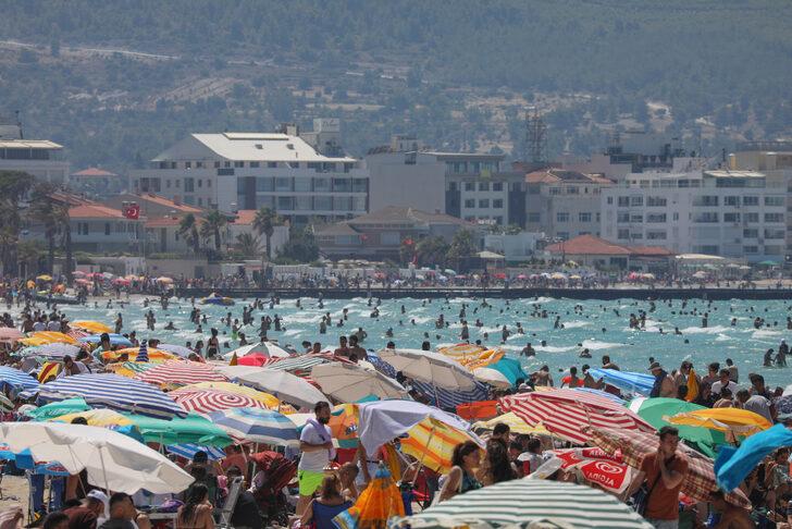 Çeşme'de bayramın son gününde plajlarda yoğunluk oluştu G3