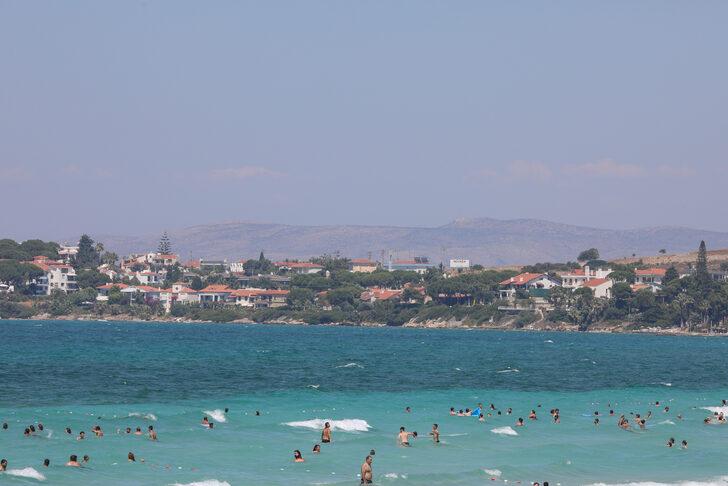 Çeşme'de bayramın son gününde plajlarda yoğunluk oluştu G5