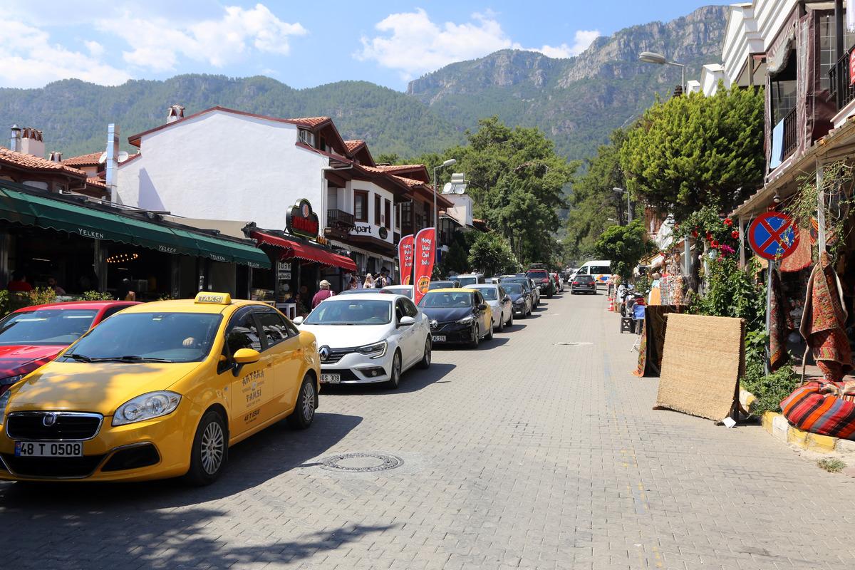 Muğla'da bayram trafiği havadan ve karadan denetlendi