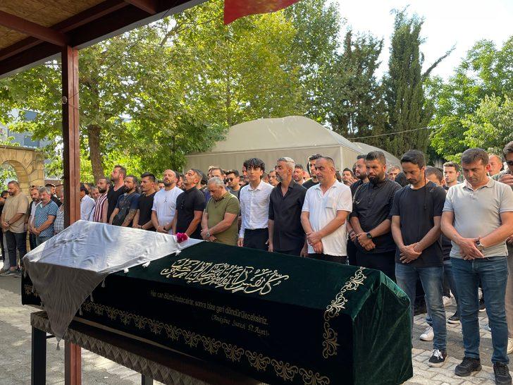 Skuter kazasında hayatını kaybeden Dilara Gül son yolculuğuna uğurlandı G2