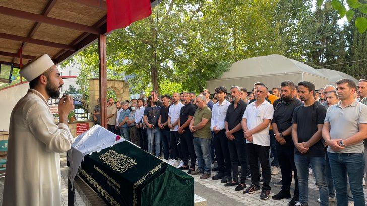 Skuter kazasında hayatını kaybeden Dilara Gül son yolculuğuna uğurlandı G3