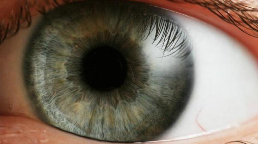 Kataraktlı çocuklara kan testi