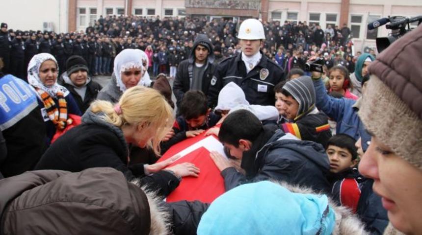 Diyarbakır şehidini uğurladı