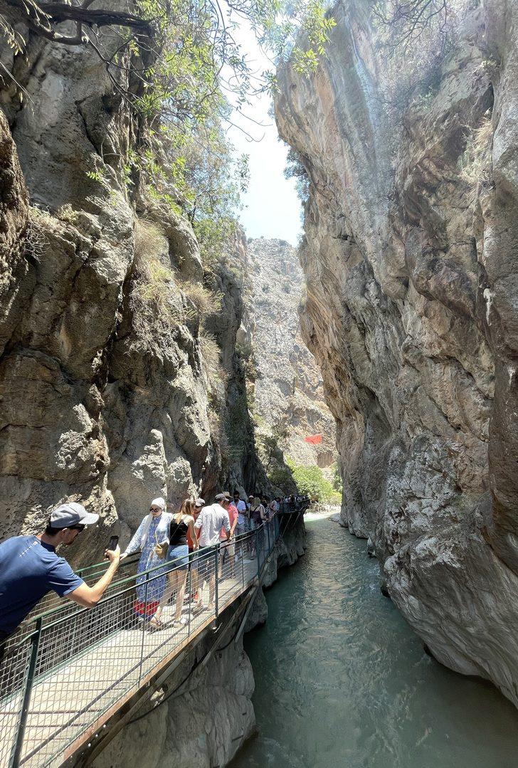 Saklıkent Kanyonu'nda bayram tatili yoğunluğu G4