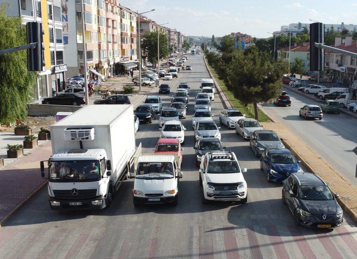 Konya-Ankara kara yolunda Kurban Bayramı yoğunluğu yaşanıyor G3