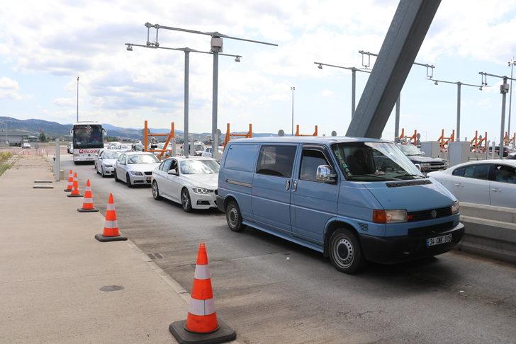 Osmangazi Köprüsü'nde bayramın son gününde dönüş hareketliliği G5