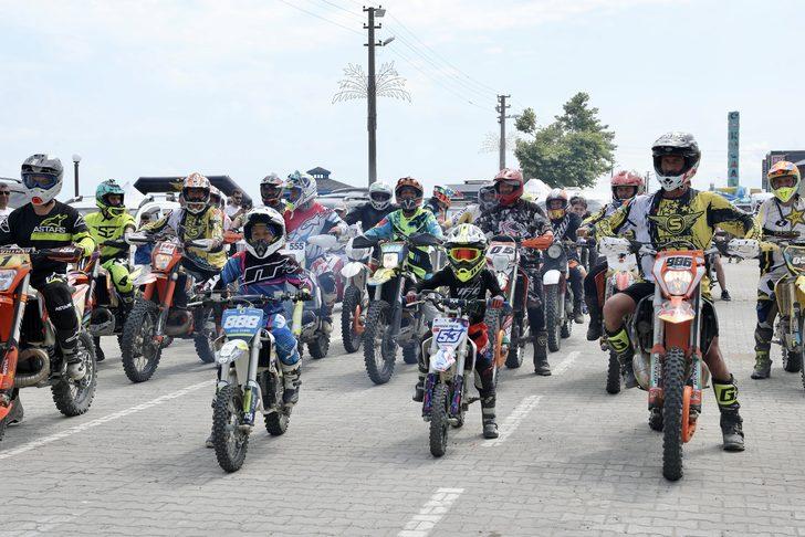 Sakarya'da sahilde Kum Enduro Yarışları yapıldı G1