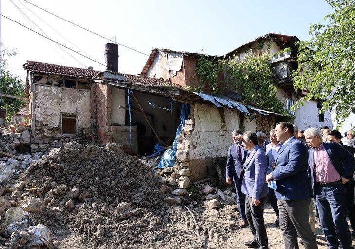 Bakan Yardımcısı Çataklı'dan selde hayatını kaybeden kadının ailesine taziye ziyareti G2