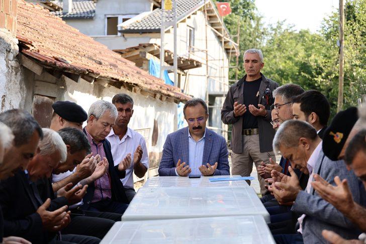 Bakan Yardımcısı Çataklı'dan selde hayatını kaybeden kadının ailesine taziye ziyareti G3