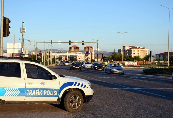 "Kilit kavşak" Kırıkkale'de bayramın son gününde dönüş hareketliliği başladı G4