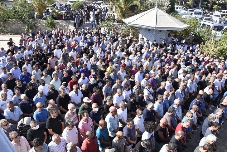 Muğla'da trafik kazası geçirerek ölen öğrencinin cenaze namazını öğretmeni kıldırdı G2