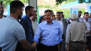 Gelecek Partisi Genel Başkanı Davutoğlu, Karaman'da vatandaşlarla bayramlaştı