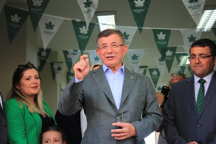 Gelecek Partisi Genel Başkanı Davutoğlu, Karaman'da vatandaşlarla bayramlaştı G2