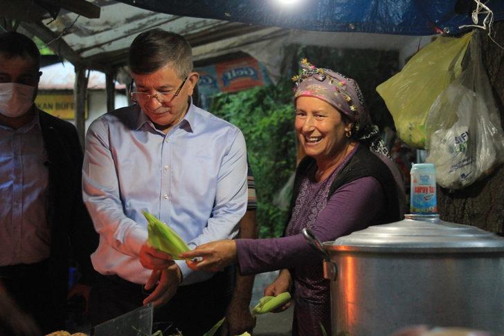 Gelecek Partisi Genel Başkanı Davutoğlu, Karaman'da vatandaşlarla bayramlaştı G4