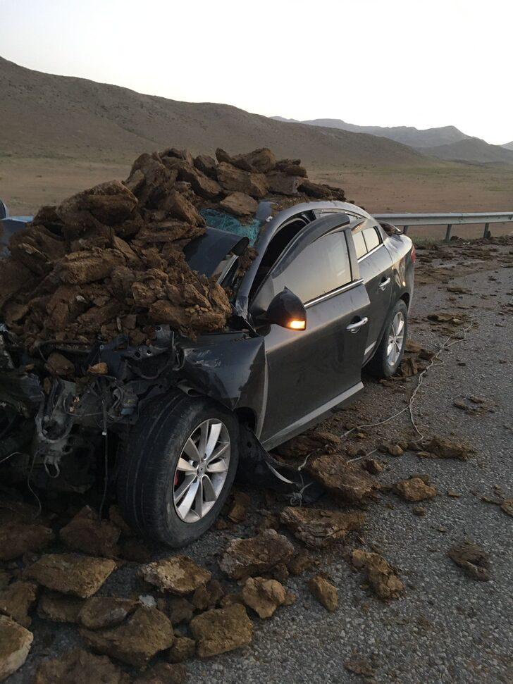 Ağrı'da otomobille kamyonetin çarpışması sonucu 1 kişi öldü, 9 kişi yaralandı G3