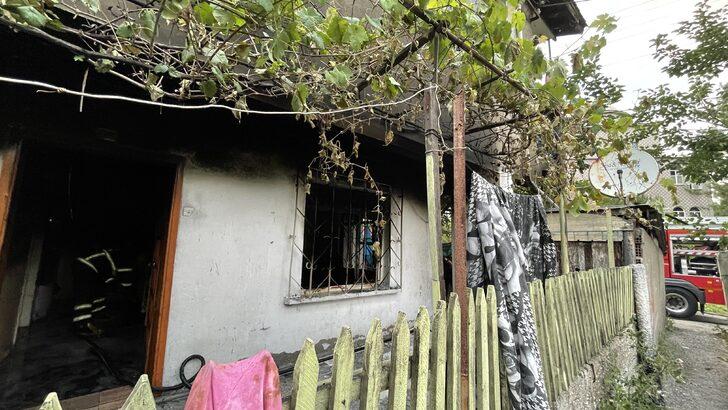 Karabük'te iki katlı evde çıkan yangında maddi hasar oluştu G5