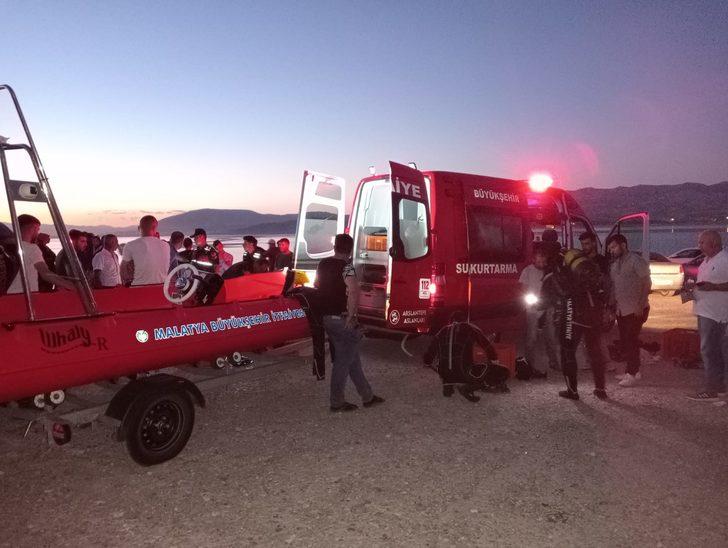 Baraj gölünde boğulma tehlikesi geçiren kardeşini kurtaran genç boğuldu G2