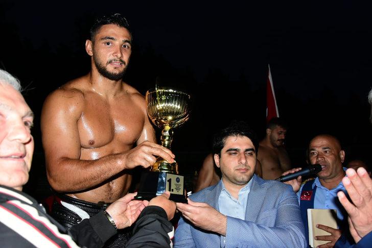 16. Kunduz Yağlı Güreşleri'nde başpehlivanlığı Mustafa Taş kazandı G4