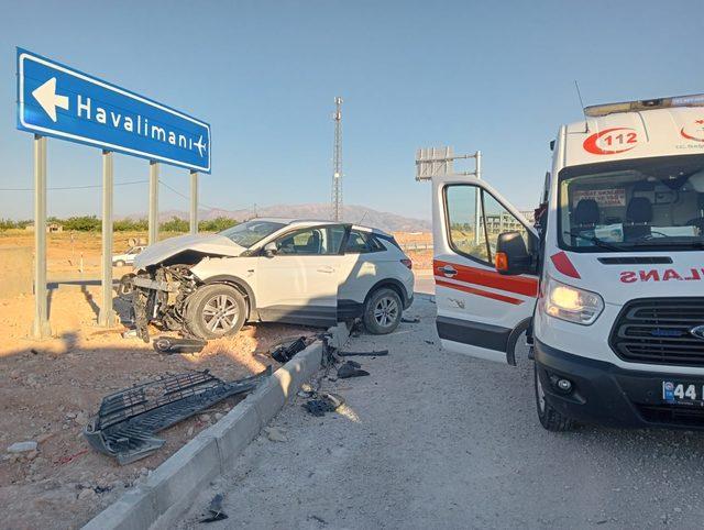 Malatya'da iki otomobilin çarpışması sonucu 1 kişi yaralandı