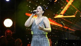 Sanatçı Zara, Karacakılavuz Keşkek Şenliği'nde konser verdi