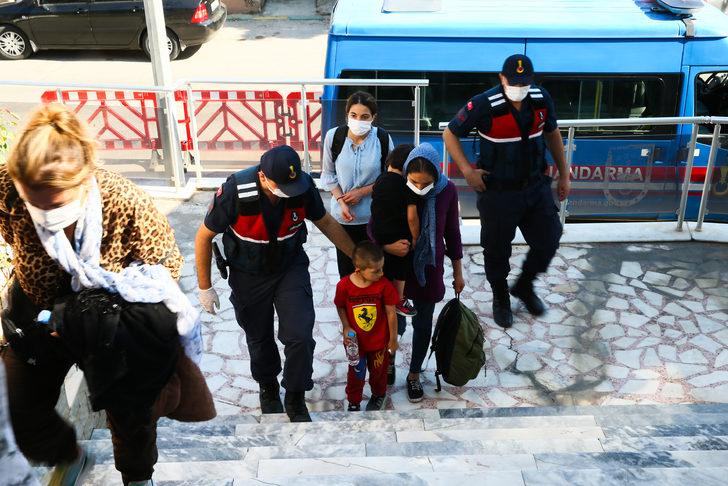 İzmir'de 143 düzensiz göçmen yakalandı G5