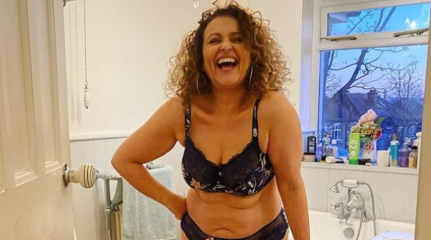 Sıcak havalara böyle isyan etti! Çırılçıplak havuz pozu olay olmuştu, onu hatırlattı