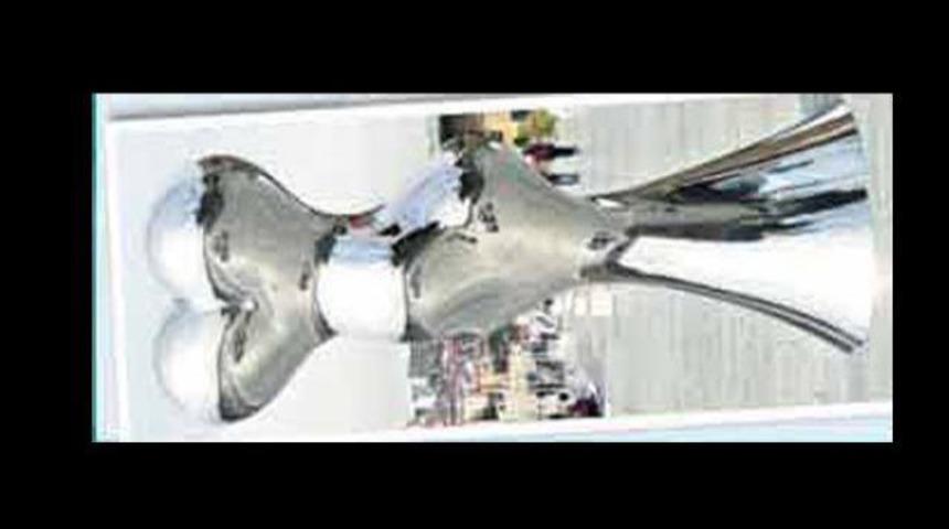 Art International’da saldırı