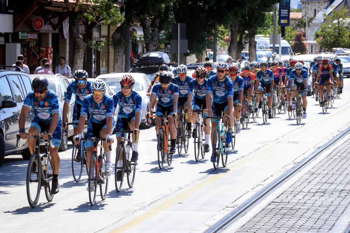 &Ouml;mer Halisdemir 6. Ulusal Bisiklet Turu sporcuları Konya'ya ulaştı