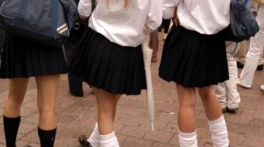 Kız öğrenciye etek yasağı