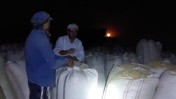 Ay ışığında zorlu mesai! Günlük 500 lira kazanıyorlar ama kör olma riskleri var... G2