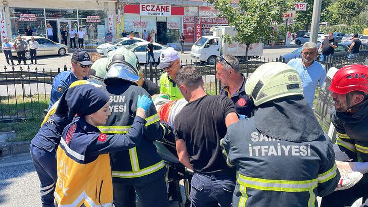 Samsun'da otomobil belediye otobüsüne çarptı, 2 kişi öldü, 3 kişi yaralandı G4