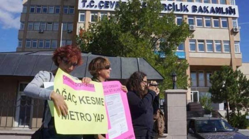 Başbakan o kadınları g&ouml;rmesin diye