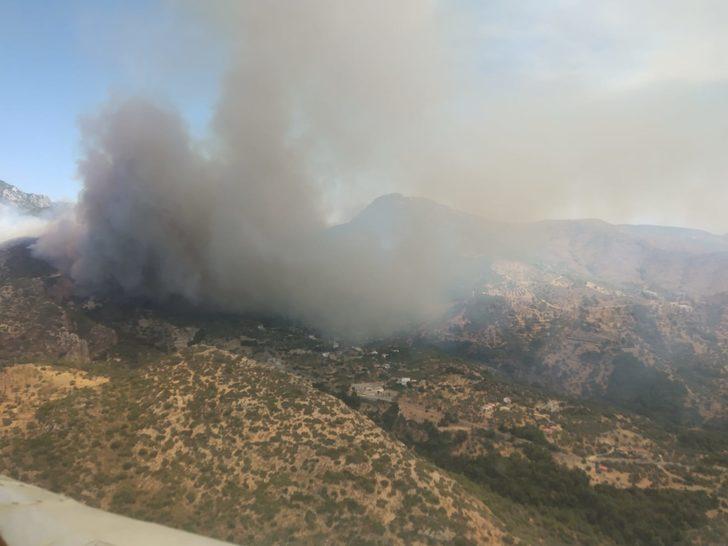 GÜNCELLEME 3 - Datça'da çıkan orman yangınına havadan ve karadan müdahale ediliyor G2