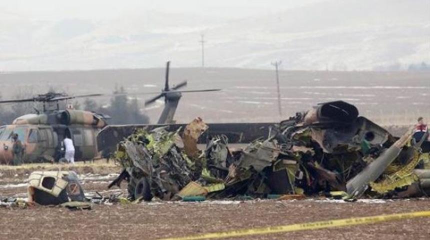 Bir helikopter daha düştü