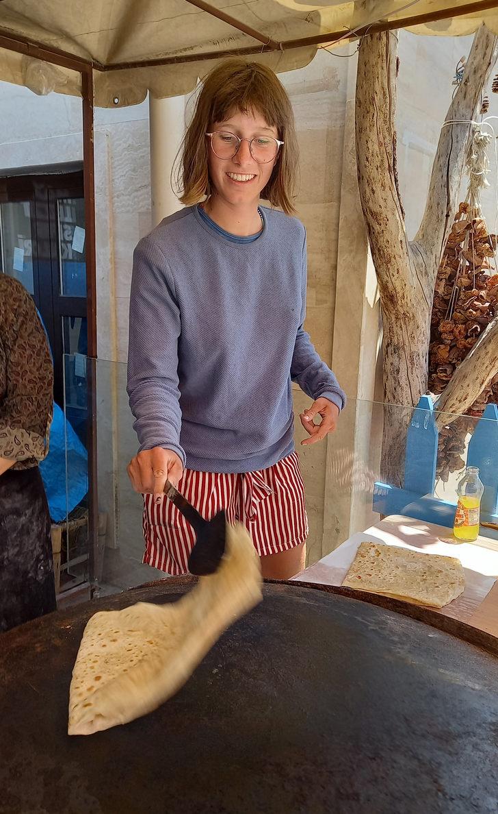 Almanya'dan bisikletleriyle yola çıkan çift, Beypazarı'nda mola verdi G1