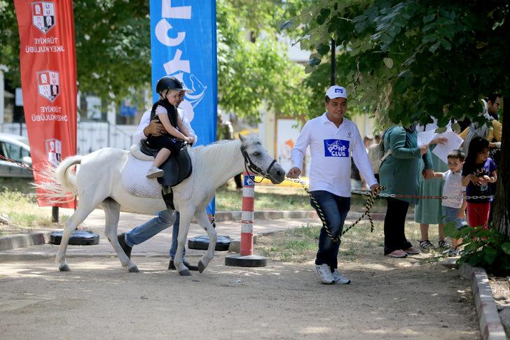 TJK, Kırklarelili çocuklar için "Pony Club" etkinliği düzenledi G3