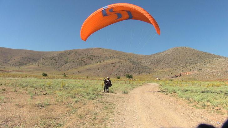 Kahramanmaraş'ta yamaç paraşütü kursiyerleri gökyüzüyle buluştu G4