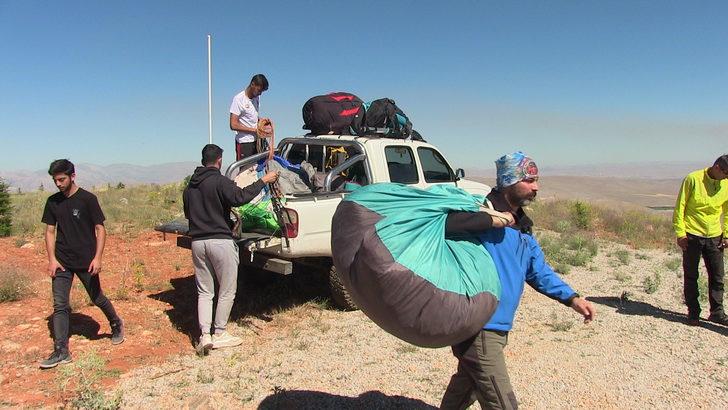 Kahramanmaraş'ta yamaç paraşütü kursiyerleri gökyüzüyle buluştu G5