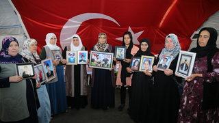 Diyarbakır annelerinden çocuklarına teslim ol çağrısı