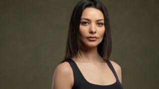 Zemheri'nin Berrak'ı Hazal Filiz Küçükköse mini şortlu sahil pozlarıyla olay yarattı!