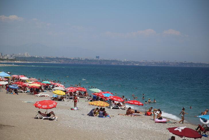 Antalya sahillerinde bayram tatili yoğunluğu G3