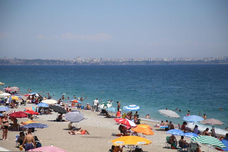 Antalya sahillerinde bayram tatili yoğunluğu G4