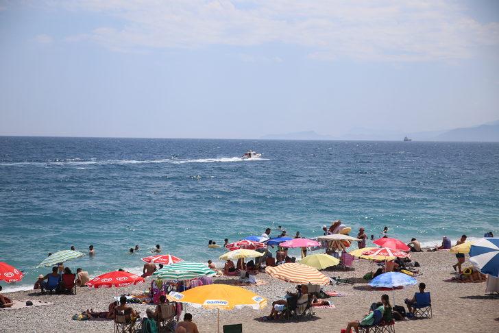 Antalya sahillerinde bayram tatili yoğunluğu G5