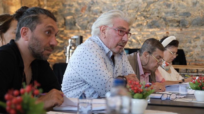 Komedi tutkunlarını sinema salonlarına sürükleyecek! Yerli komedi  “Güven Bana” filminin çekimleri başladı