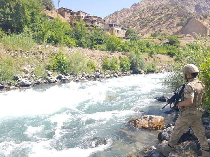 Müküs Çayı'na düşen hemşireye ulaşılmaya çalışılıyor G3