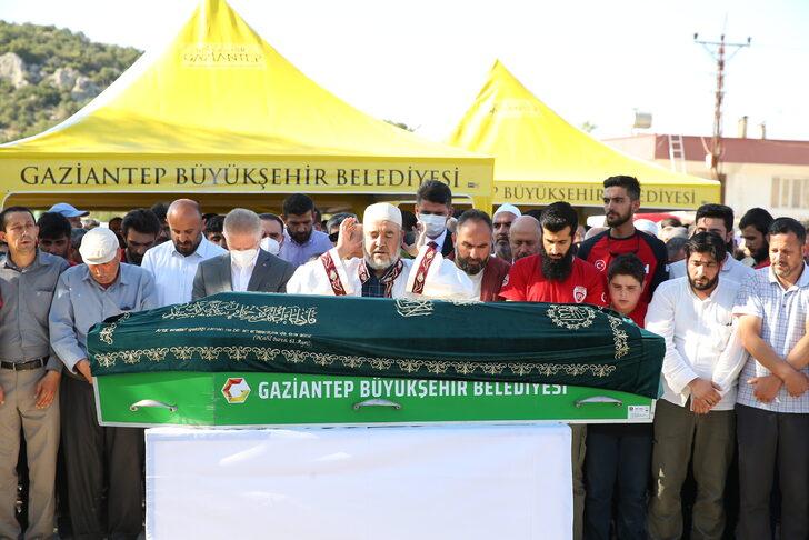 Togo'daki kazada hayatını kaybeden İHH gönüllüsü Gaziantep'te son yolculuğuna uğurlandı G2