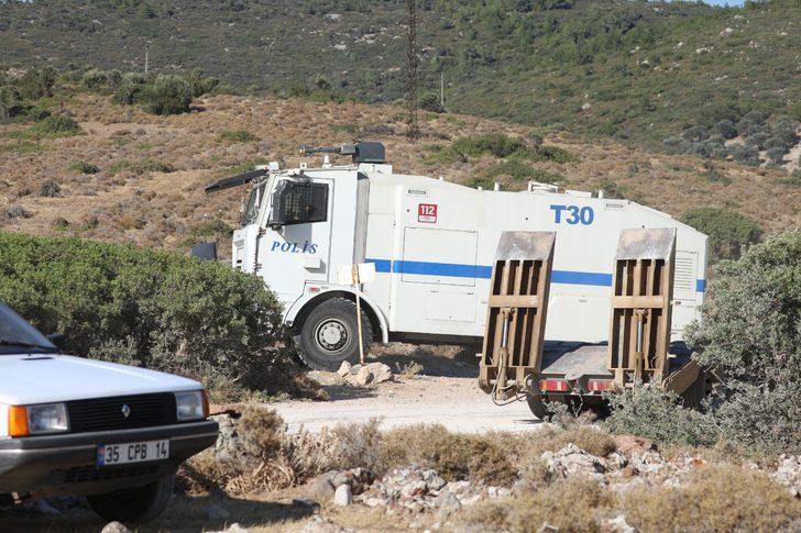 GÜNCELLEME 2 - Çeşme'de makilik alanda çıkan yangına müdahale ediliyor G4