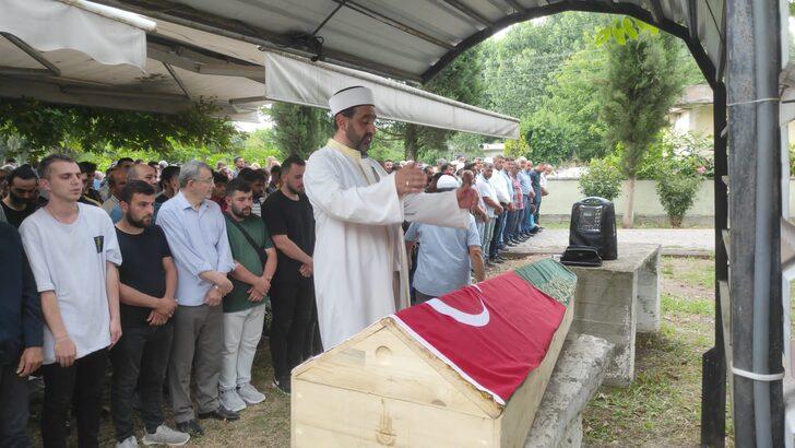 Kocaeli'de denizde boğulan iki kuzen memleketleri Sakarya'da defnedildi G4
