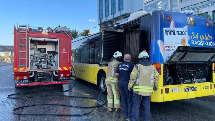 Kadıköy'de İETT otobüsünde çıkan yangın söndürüldü G1
