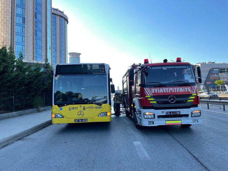 Kadıköy'de İETT otobüsünde çıkan yangın söndürüldü G3